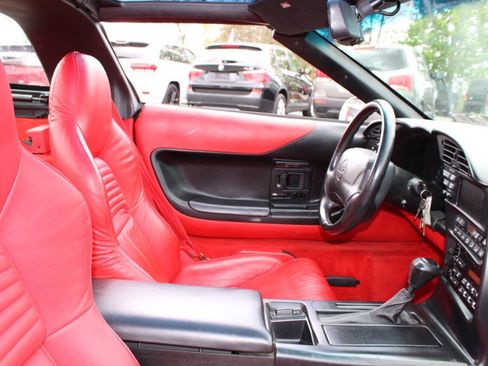 Used 1996 Chevrolet Corvette Coupe RWD image 11