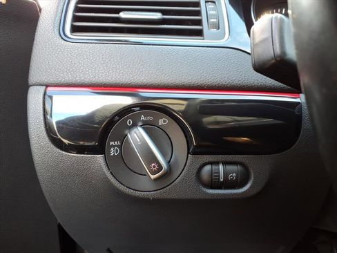 Used 2015 Volkswagen Jetta GLI SEL image 17