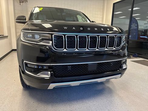Used 2022 Jeep Wagoneer Series III AWD/4WD image 44