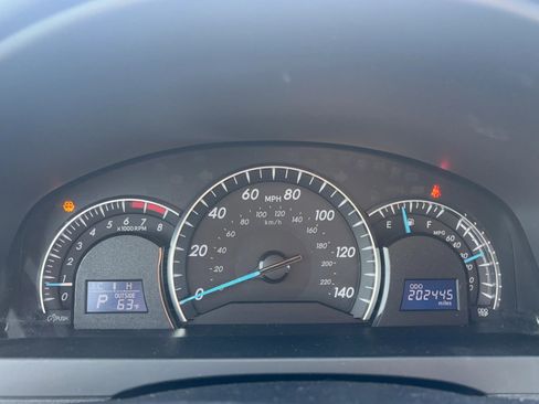 Used 2012 Toyota Camry XLE image 11