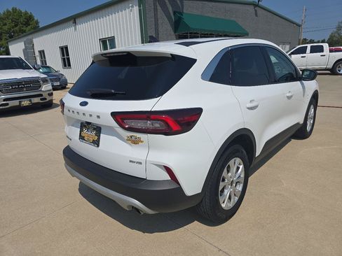 Used 2023 Ford Escape Active AWD/4WD image 8