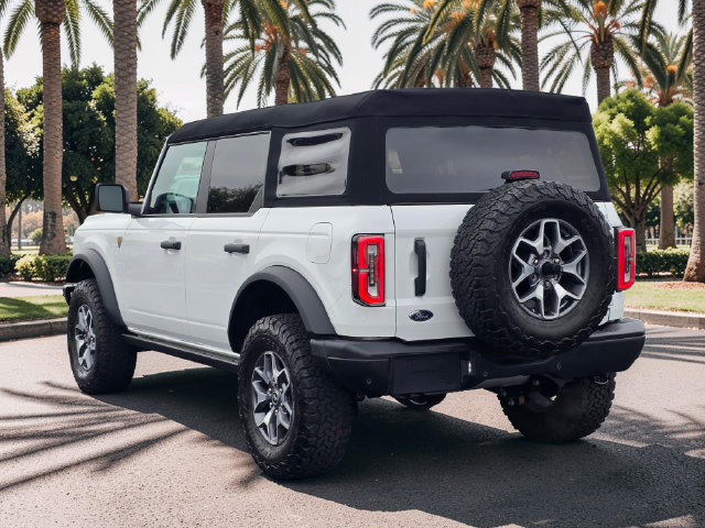 Used 2023 Ford Bronco Badlands AWD/4WD image 7