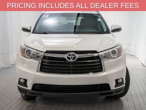 Used 2016 Toyota Highlander XLE FWD image 2