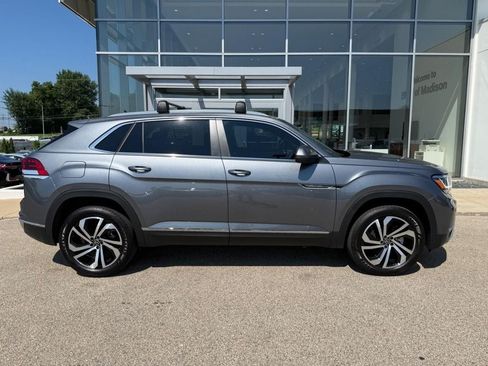 Used 2023 Volkswagen Atlas Cross Sport SEL AWD/4WD image 2
