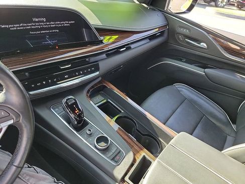 Certified 2022 Cadillac Escalade Premium Luxury w/ Performance Package image 18