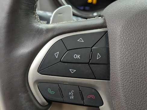 Used 2015 Jeep Grand Cherokee Overland image 19