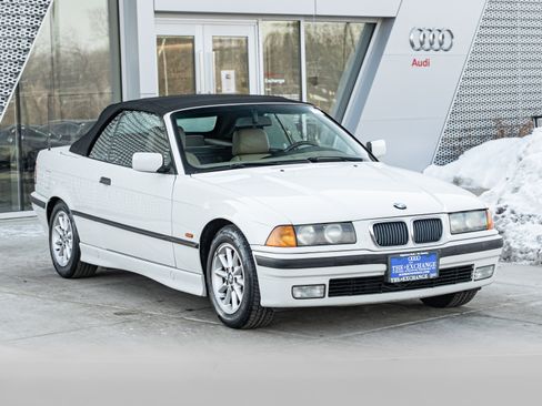 Used 1999 BMW 328i Convertible image 2