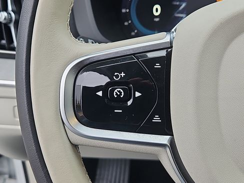 Used 2025 Volvo XC60 T8 Plus w/ Protection Package Premier image 20