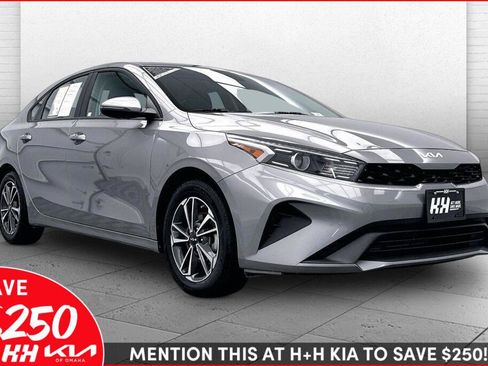 Used 2023 Kia Forte LXS w/ LXS Technology Package FWD image 1