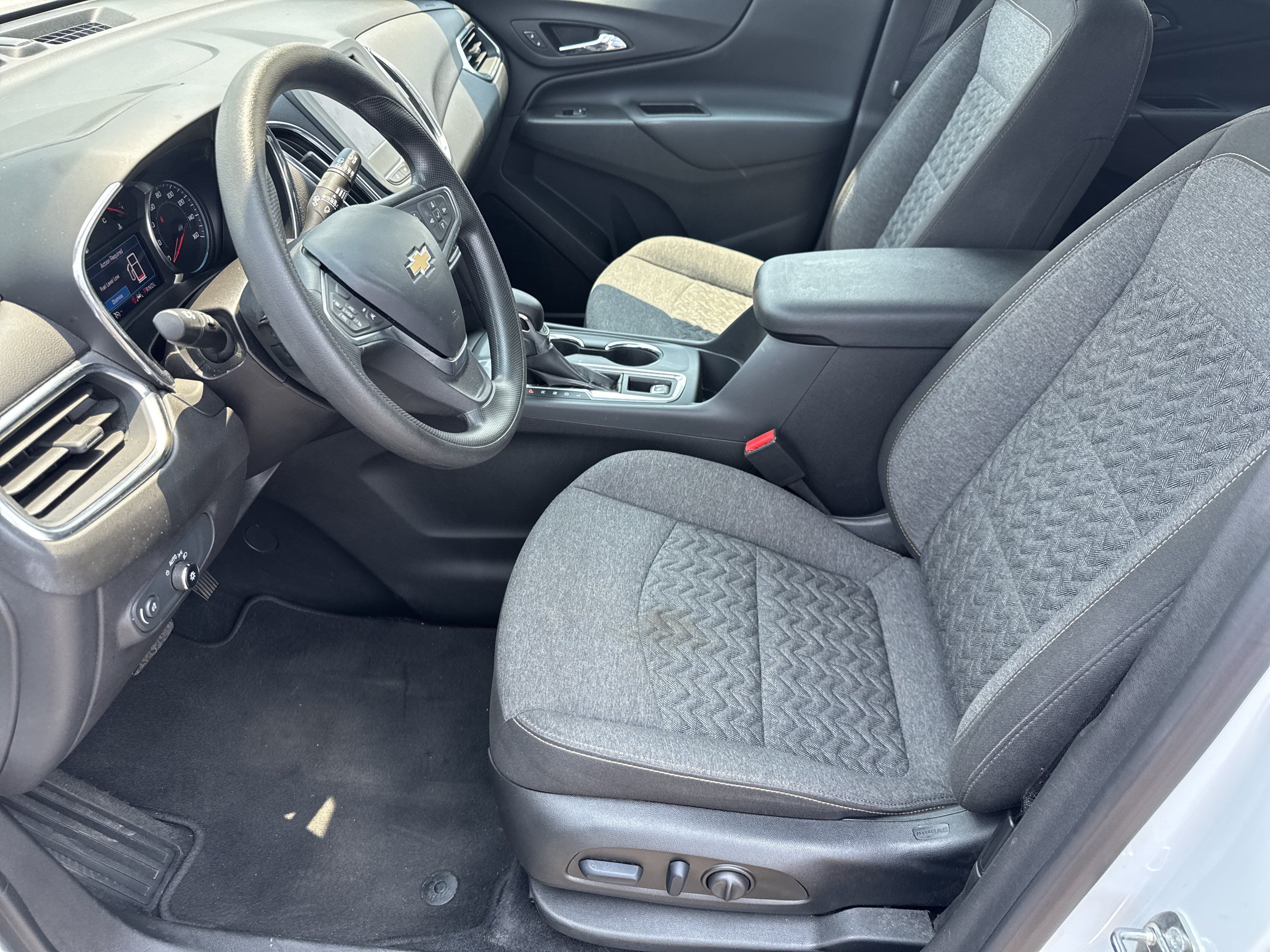 Used 2023 Chevrolet Equinox LT FWD image 10