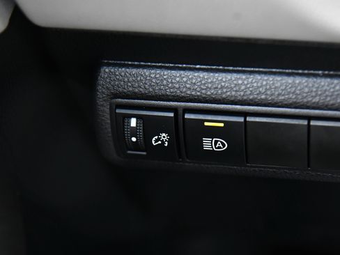 Used 2025 Toyota Corolla LE w/ LE Premium Package FWD image 33