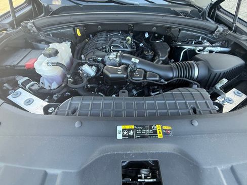 Certified 2025 Jeep Grand Cherokee Limited w/ Black Appearance Package image 31