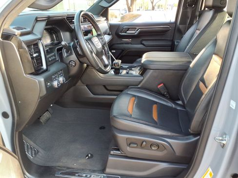 Used 2024 GMC Sierra 1500 AT4 w/ Technology Package AWD/4WD image 15