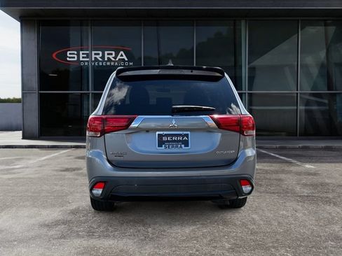 Used 2018 Mitsubishi Outlander SE FWD image 4