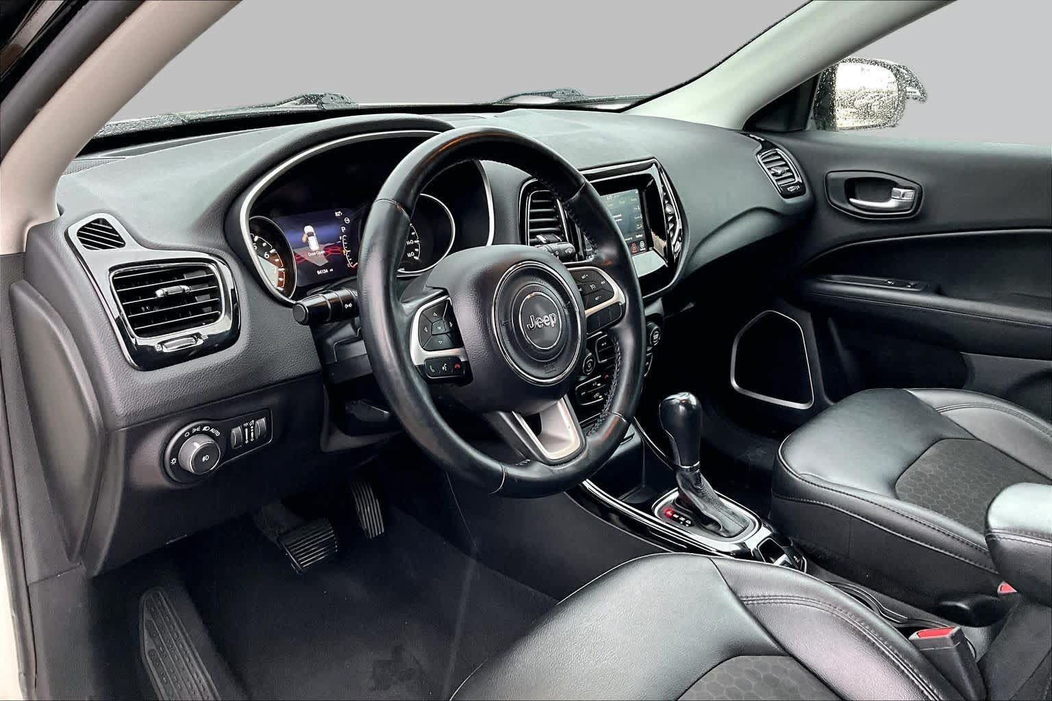 Used 2021 Jeep Compass Latitude FWD image 17