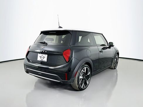 Certified 2025 MINI Cooper 2-Door Hardtop FWD image 5