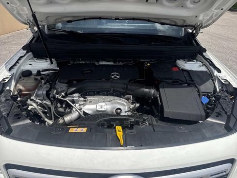 Used 2022 Mercedes-Benz GLB 250 image 10