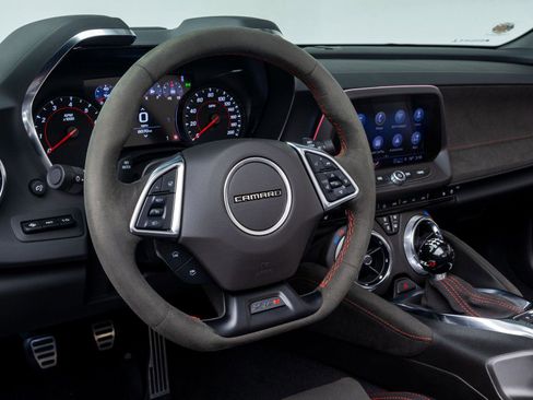 Used 2022 Chevrolet Camaro ZL1 RWD image 32