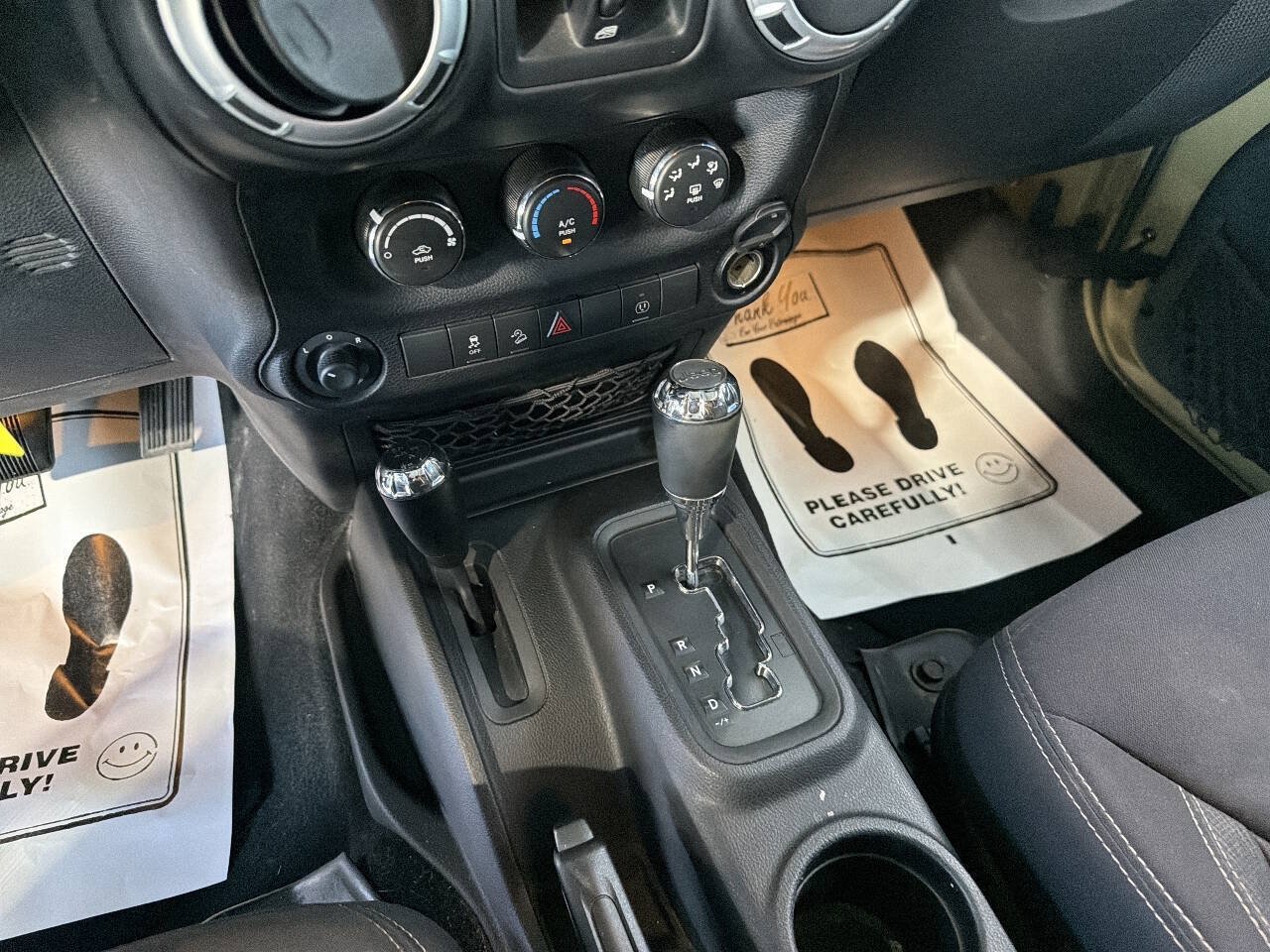 Used 2013 Jeep Wrangler Unlimited Sahara w/ Dual Top Group AWD/4WD image 25