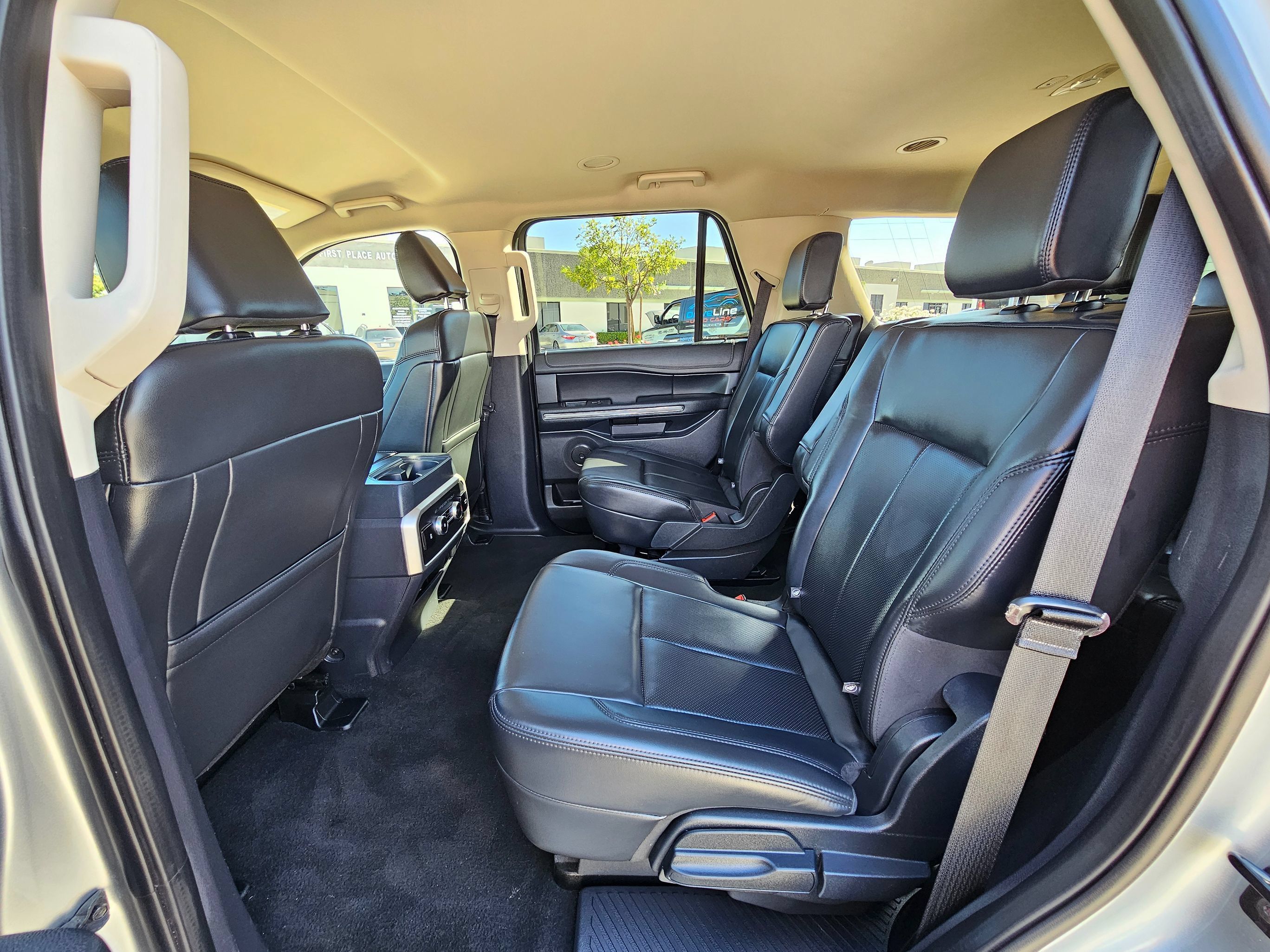 Used 2024 Ford Expedition XLT RWD image 14