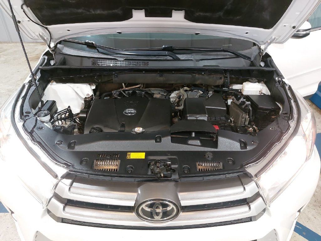 Used 2019 Toyota Highlander XLE FWD image 32
