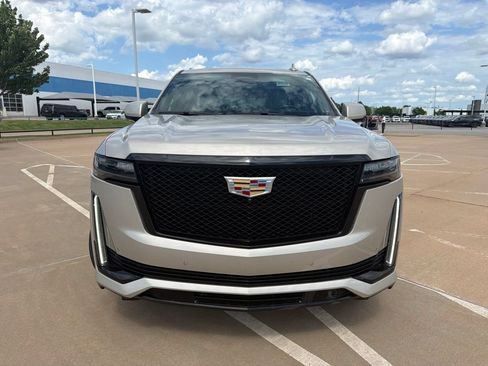 Used 2021 Cadillac Escalade Sport w/ Driver Assist Tech Package AWD/4WD image 5