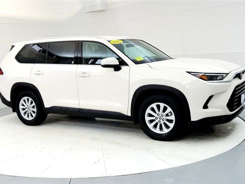 Certified 2024 Toyota Grand Highlander XLE image 7