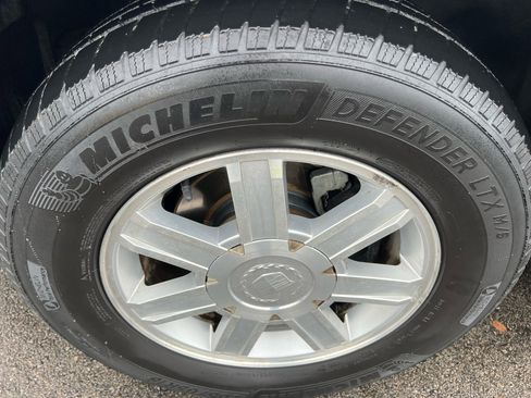 Used 2007 Cadillac Escalade AWD image 2