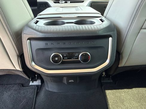 Used 2025 Ford Expedition Active AWD/4WD image 39