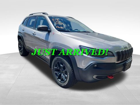 Used 2020 Jeep Cherokee Trailhawk w/ Comfort/Convenience Group AWD/4WD image 3