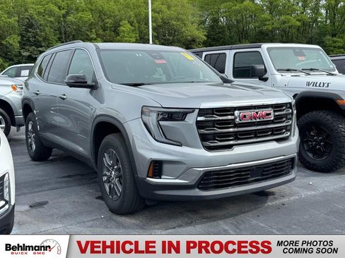 Used 2025 GMC Acadia Elevation FWD image 1