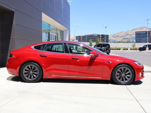 Used 2020 Tesla Model S Performance AWD/4WD image 4