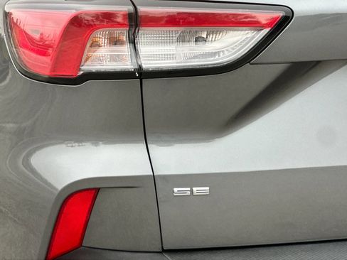 Certified 2022 Ford Escape SE w/ SE Sport Appearance Package image 27