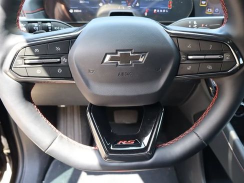 Used 2025 Chevrolet Traverse RS FWD image 13