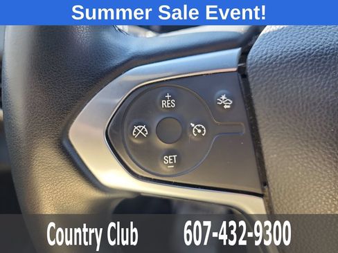 Used 2023 Chevrolet Traverse LT AWD/4WD image 21
