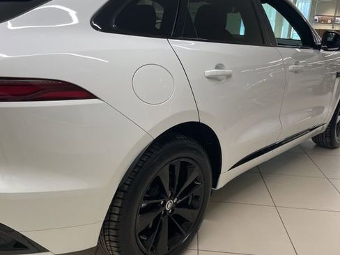 Used 2025 Jaguar F-PACE R-Dynamic S image 9
