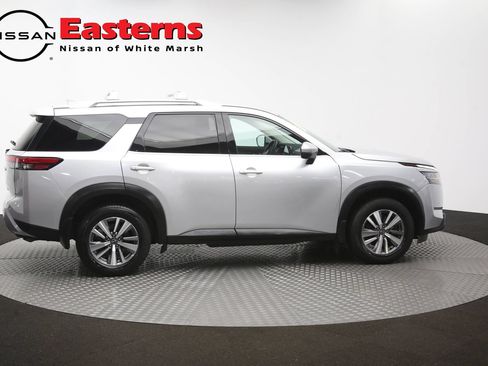 Used 2023 Nissan Pathfinder SL AWD/4WD image 45