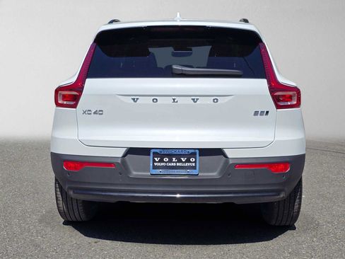 Used 2026 Volvo XC40 B5 Plus w/ Climate Package AWD/4WD image 4
