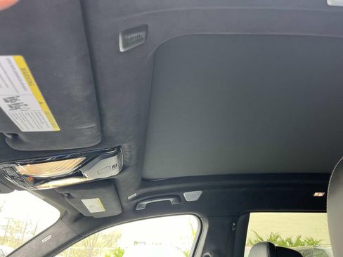 Used 2025 BMW X7 M60i w/ Executive Package image 30