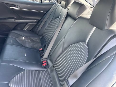 Used 2019 Toyota Camry SE FWD image 12