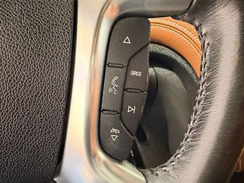 Used 2017 Chevrolet Traverse Premier AWD/4WD image 37