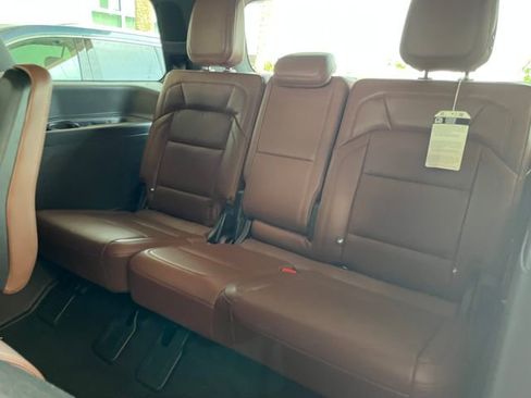 Used 2025 Lincoln Navigator Reserve AWD/4WD image 16