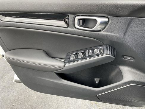 Used 2023 Honda Civic Touring image 9