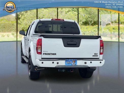 Used 2020 Nissan Frontier SV w/ Midnight Edition Floor Mats RWD image 6