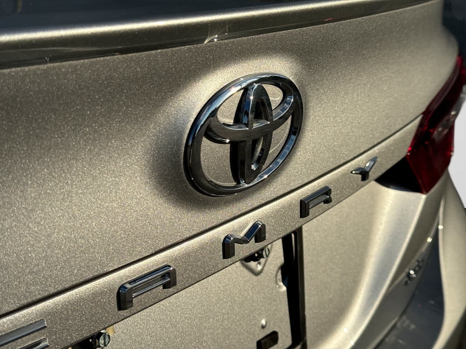 Used 2023 Toyota Camry SE FWD image 18