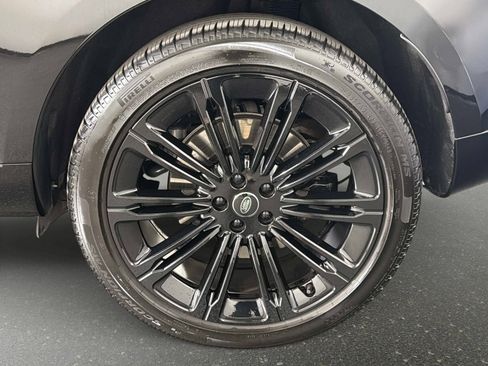 Used 2025 Land Rover Range Rover Long Wheelbase SE image 13