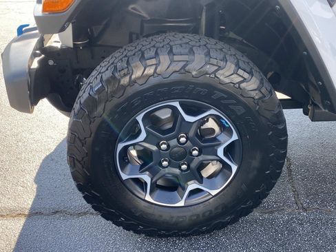 Certified 2023 Jeep Wrangler Rubicon w/ Cold Weather Group image 12