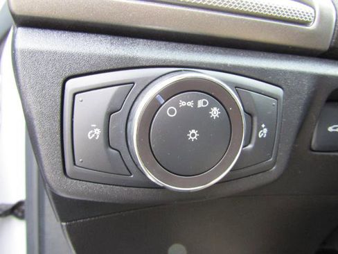 Used 2018 Ford Fusion SE image 19