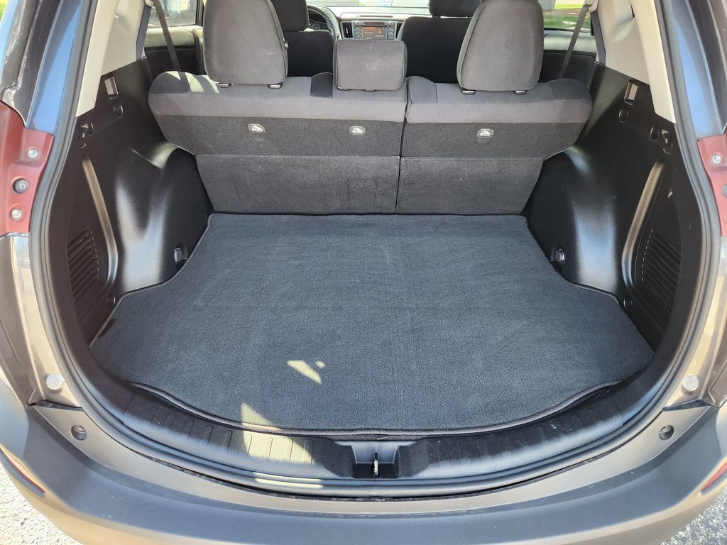 Used 2015 Toyota RAV4 XLE FWD image 29