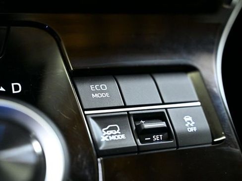 Used 2024 Toyota bZ4X XLE image 31